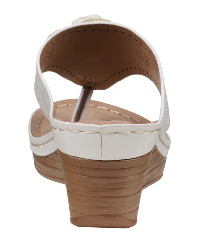 Gc Shoes Women's Willa Floral Wedge Sandals In White