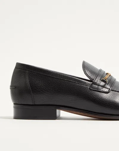 Valentino Garavani Vlogo Signautre Leather Loafers In Black