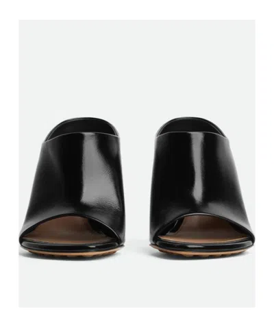 Bottega Veneta Rana Leather Mules In Black