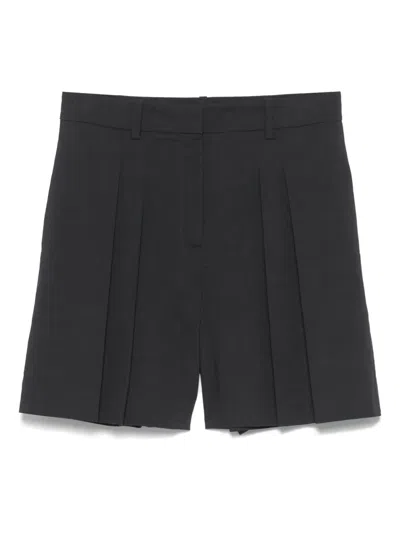 褶饰短裤