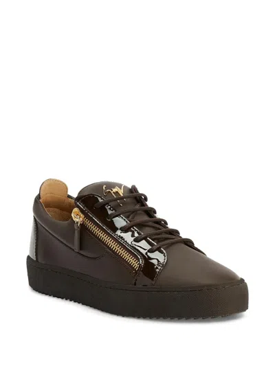 Giuseppe Zanotti Frankie Sneakers Aus Lackleder In Braun