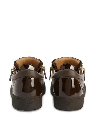 Giuseppe Zanotti Frankie Sneakers Aus Lackleder In Braun