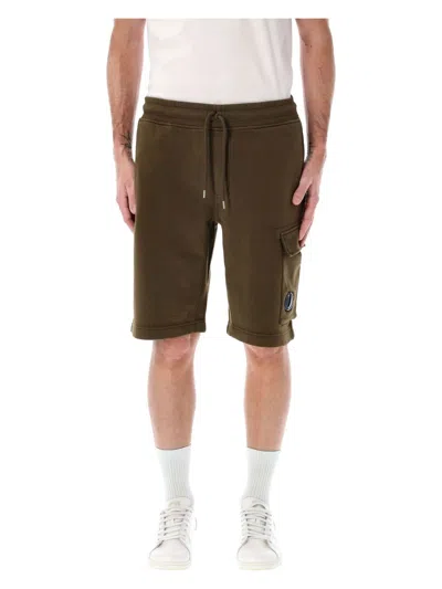 C.p. Company C.p.company Fleece Lens Short In Ivy Green