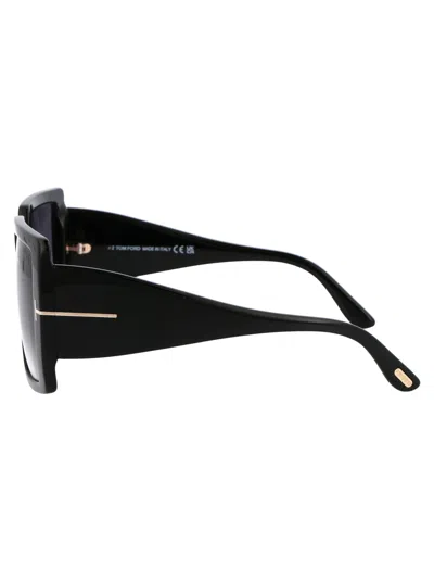 Tom Ford Squared Sunglasses Ft0921 01 B In 黑色的