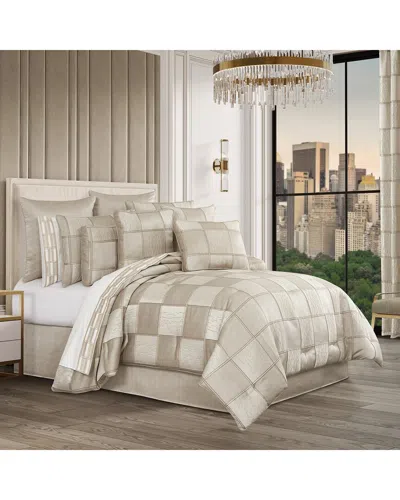 J Queen New York J. Queen New York Brando Comforter Set In Beige