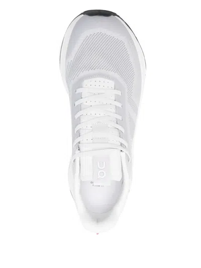 On Cloudnova Form 2 Tt Sneakers In White