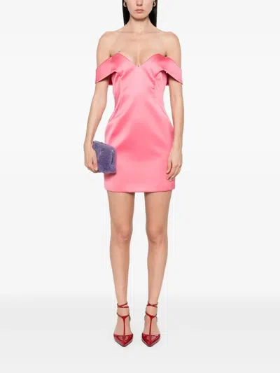 露肩迷你连衣裙