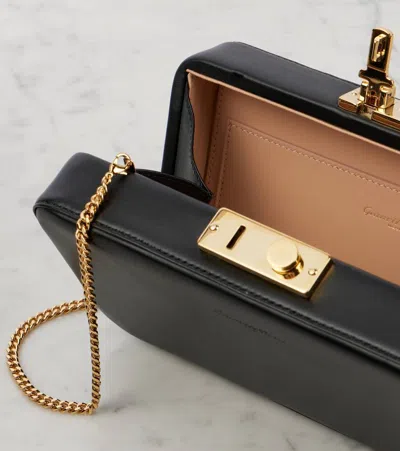 Gianvito Rossi Valì Leather Clutch In Schwarz