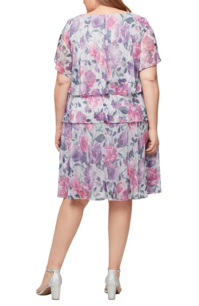 Sl Fashions Floral Short Sleeve Tiered Metallic Plissé Cocktail Dress In Multi