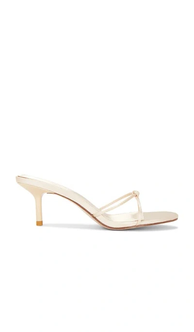Femme La Maeve Slipper In Cream