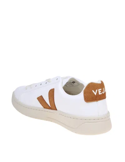 Veja Campo In White