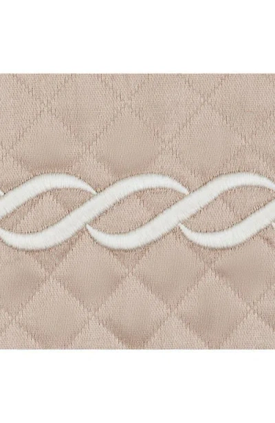 Matouk Classic Chain Scallop Matelassé Pillow Sham In Dune/bone