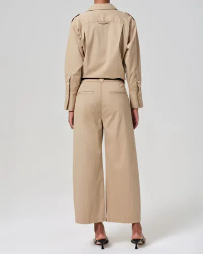 Citizen Of Humanity Cara Cropped Pleated Trouser In Strech Twill In Catalina (light Beige)
