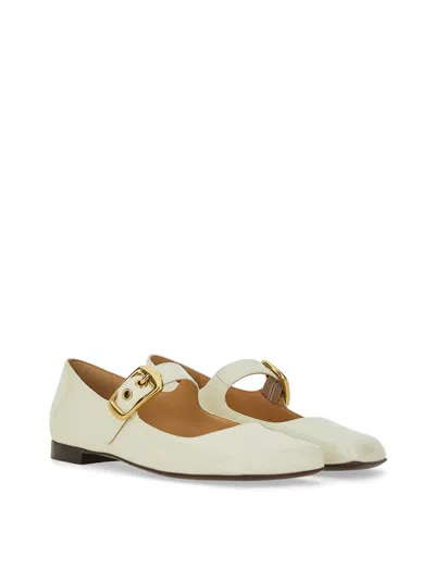 Chloé Square Toe Patent Ballet Flats With Gold-tone Buckle In White