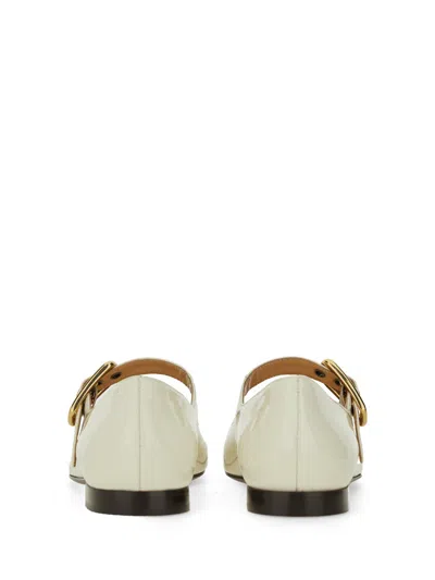 Chloé Square Toe Patent Ballet Flats With Gold-tone Buckle In White