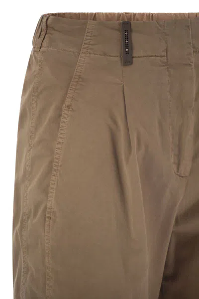 Peserico Women Garment Dyed Stretch Cotton Gabardine Trousers In Beige
