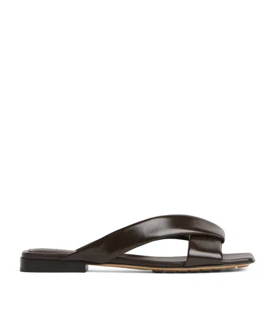 Bottega Veneta Riva Criss Cross Leather Flat Sandals In Brown