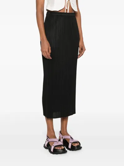 Issey Miyake Midi Skirt Featuring Pleated Design In Black
