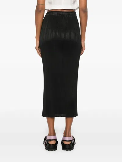 Issey Miyake Midi Skirt Featuring Pleated Design In Black
