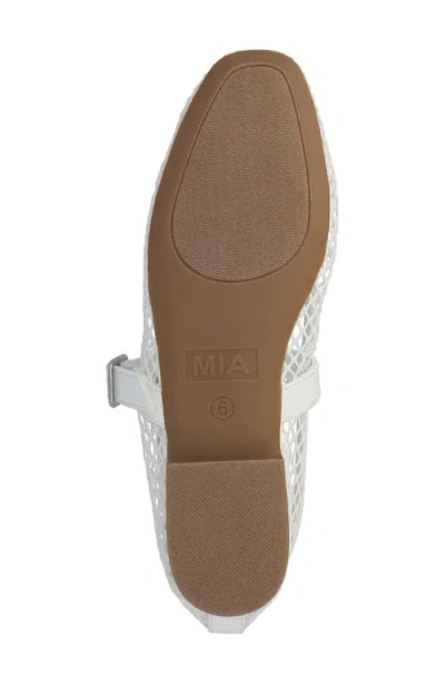 Mia Women's Rayza Mary-jane Round Toe Flats In White