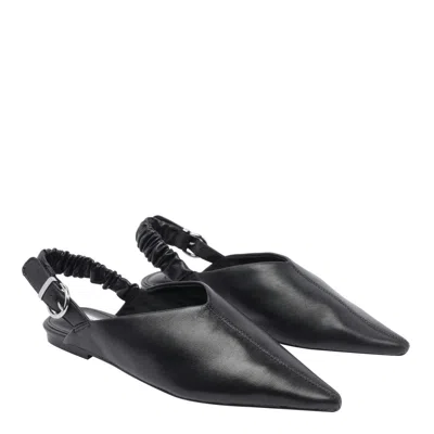 Steve Madden Pointed Toe Flats In Black