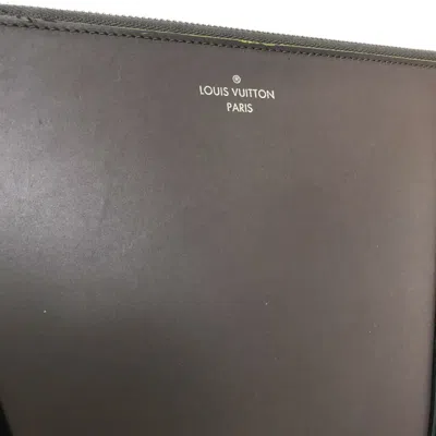 Pre-owned Louis Vuitton Gray Leather Clutch Bag ()