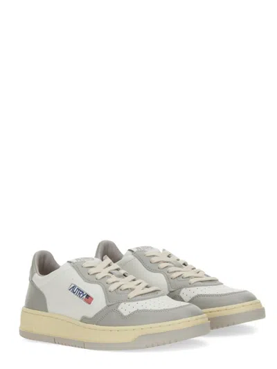 Autry Medalist Low Leather Sneakers In White