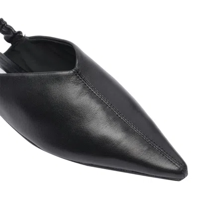 Steve Madden Pointed Toe Flats In Black