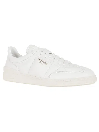 Valentino Garavani Low Top Upvillage Sneakers In White