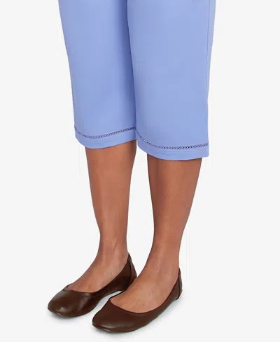 Alfred Dunner Women's Classic Flat Front Allure Classic Clamdigger Pant In Blue