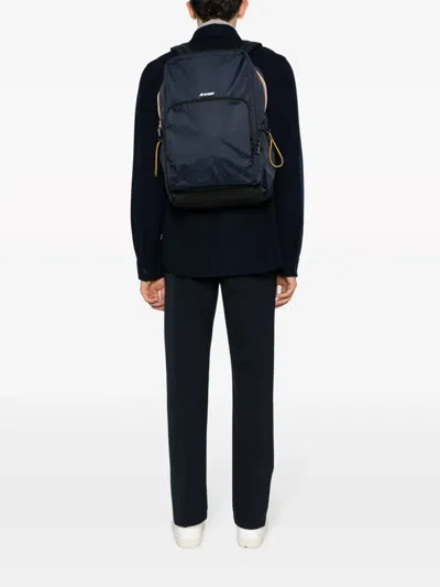 标贴抽绳双肩包