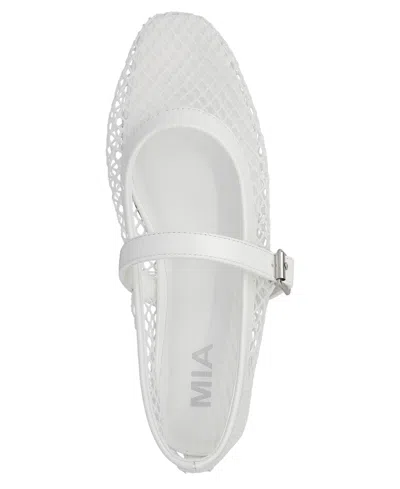 Mia Women's Rayza Mary-jane Round Toe Flats In White