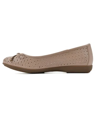 Cliffs By White Mountain Women's Cheryl Ballet Flats In Natural,burnished,smooth