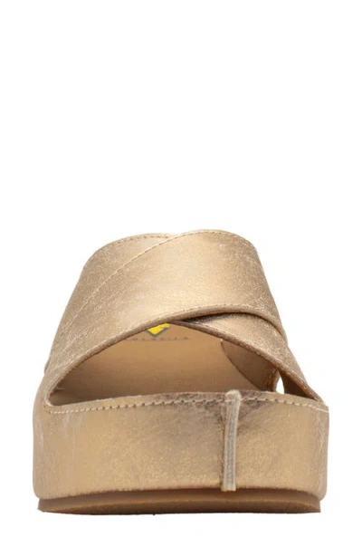 Volatile Edith Platform Sandal In Gold