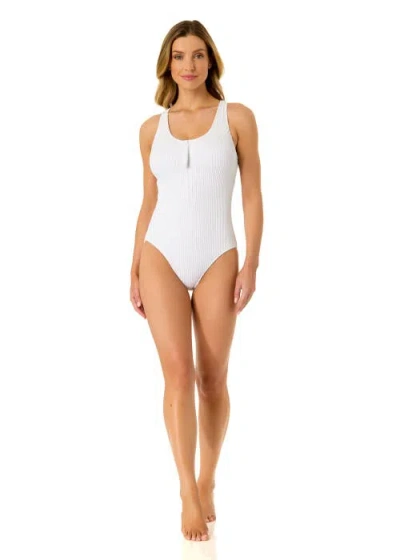Anne Cole Live In Color Textured Scoop Neck Front Racerback One Piece Swimsuit In White