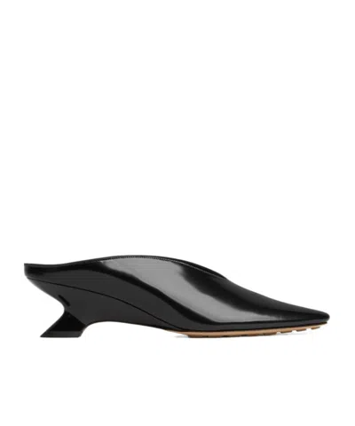 Bottega Veneta Bounty Vinyl Kitten-heel Mules In Black