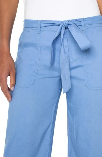 Liverpool Los Angeles Women's Belted Cropped Wide-leg Pants In Chambray Blue