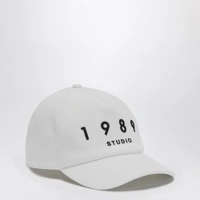 1989 Studio Embroidered Logo Baseball Cap In White