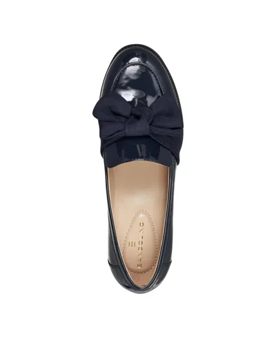 Bandolino Bow Loafer In Navy Patent