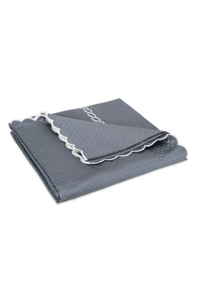 Matouk Classic Chain Scallop Matelassé Coverlet In Steel Blue/bone