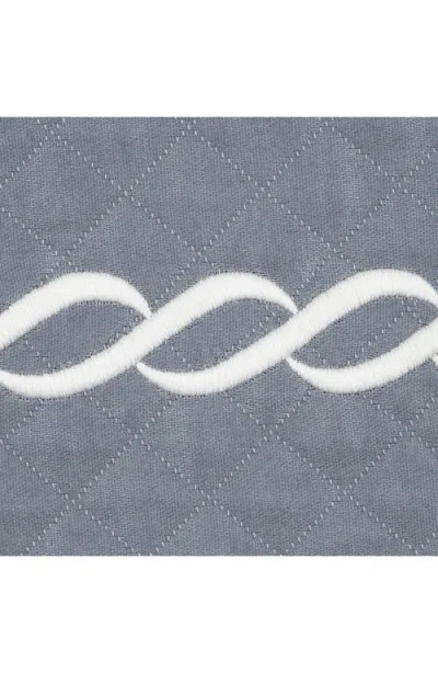 Matouk Classic Chain Scallop Matelassé Coverlet In Steel Blue/bone