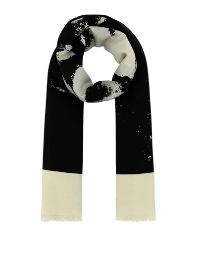 Alexander Mcqueen Foulard With Printing In Black