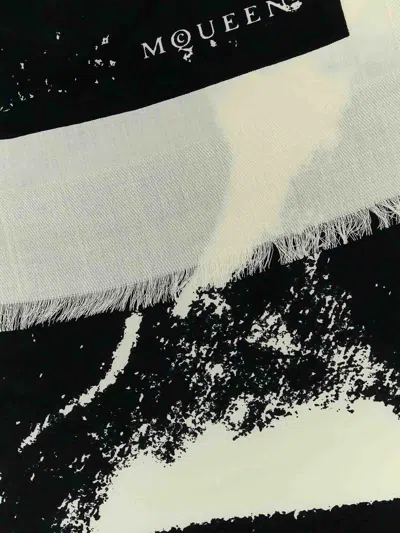 Alexander Mcqueen Foulard With Printing In Black