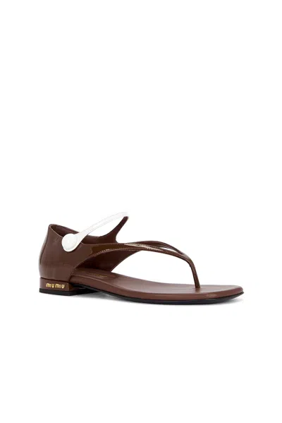 Miu Miu Two-tone Patent Leather Mary Jane Thong Sandals In Brown