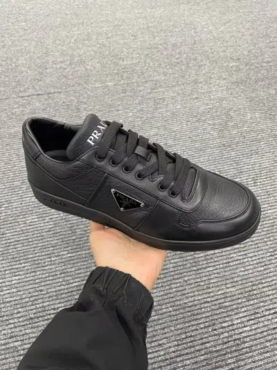 Prada Side Triangular Logo Low-cut Laced Casual Sneakers In Nero