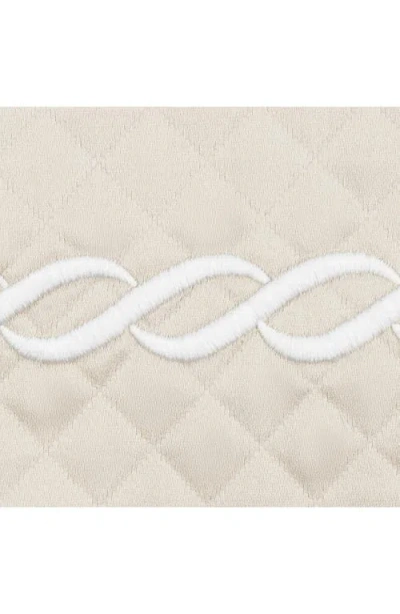 Matouk Classic Chain Scallop Matelasse Full/queen Coverlet In Ivory/white