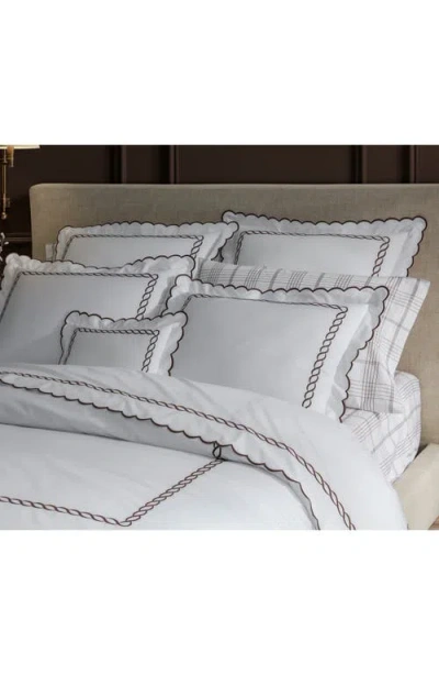 Matouk Classic Chain Scallop 600 Thread Count Flat Sheet In Dune