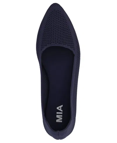 Mia Corrine Flat In Blue