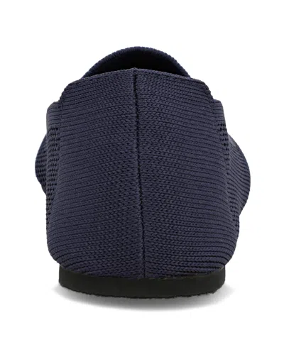 Mia Corrine Flat In Blue