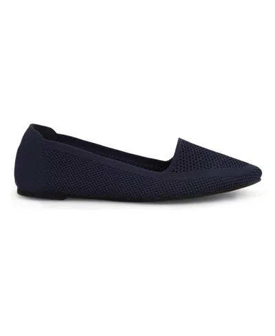 Mia Corrine Flat In Blue